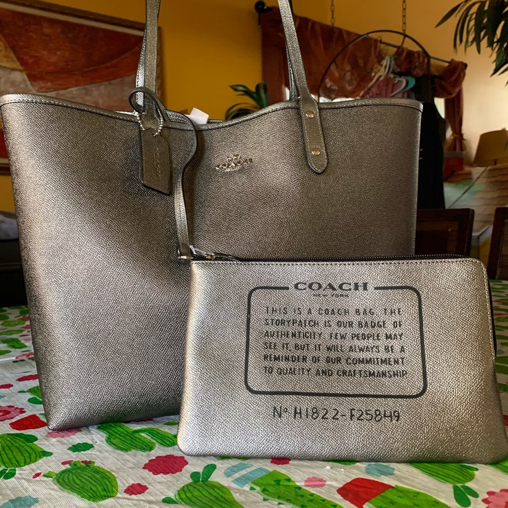 ‼️SOLD‼️RARE COACH REVERSIBLE BLK/SILVER SET BNWT - Picture 3 of 16
